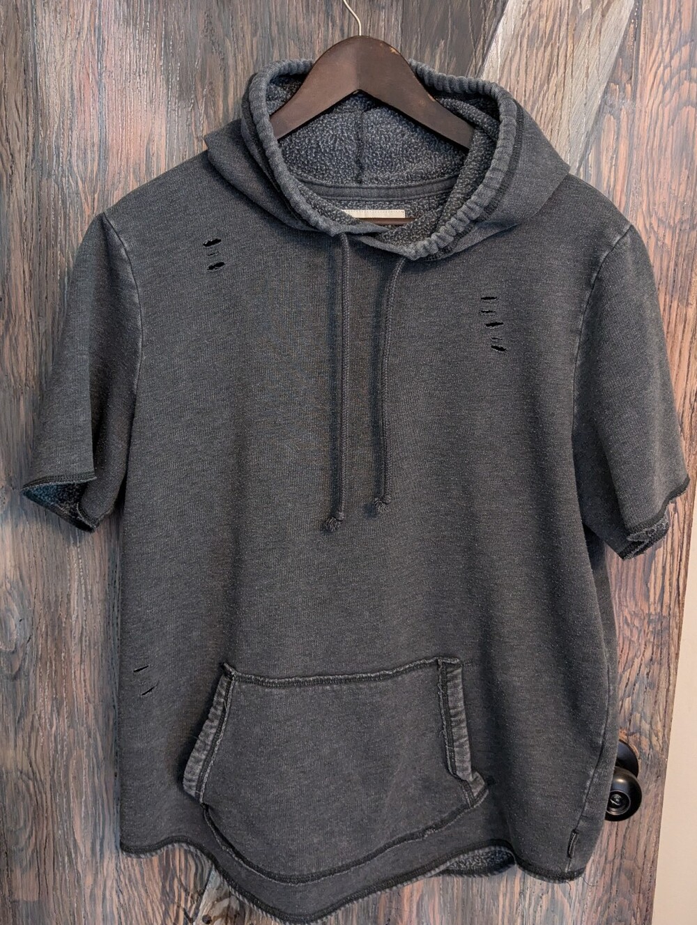 Hollister Short-Sleeve Distressed Hoodie in Charcoal Gray XL